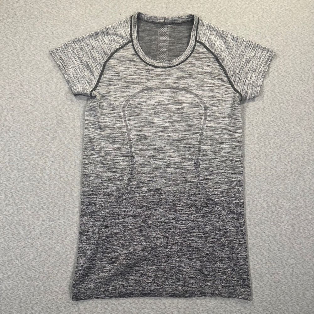 Lululemon Swiftly Tech Short Sleeve Crew Woman 8 Grey Ombre Space Dye Activewear